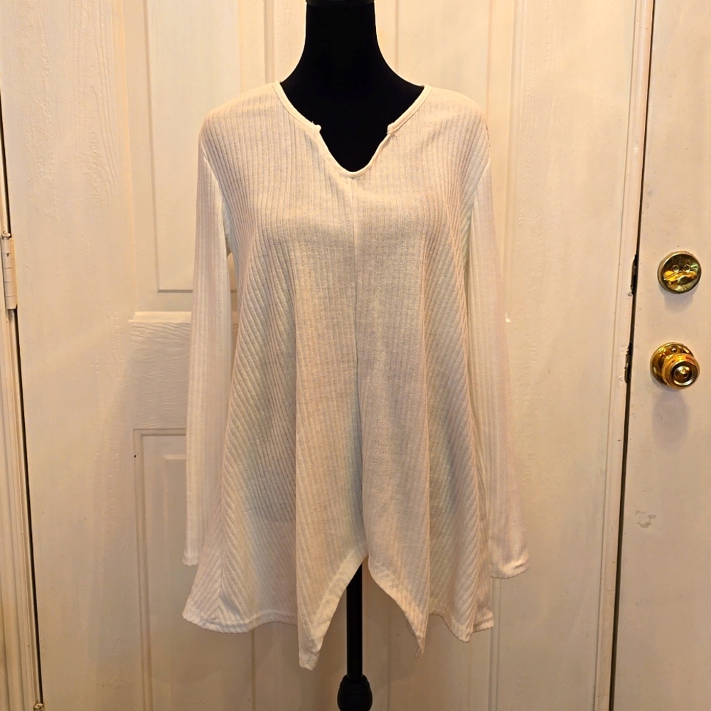 TOP: Ribbed cable knit sweater, jagged level hem #12